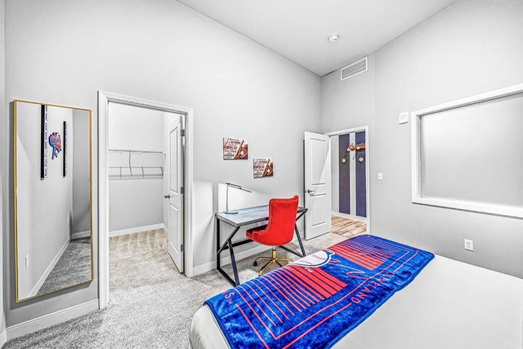 2Br Unit In The Heart Of Dt With View Of Playhouse Square, Pool & Gym Access- 305 Apartment Кливланд Екстериор снимка
