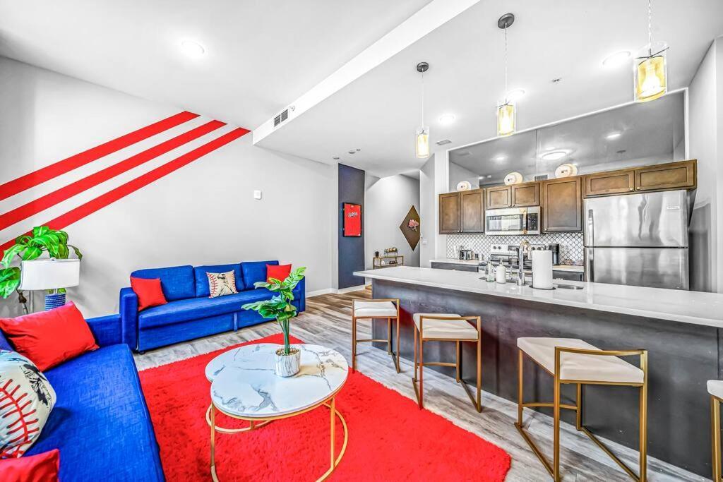 2Br Unit In The Heart Of Dt With View Of Playhouse Square, Pool & Gym Access- 305 Apartment Кливланд Екстериор снимка