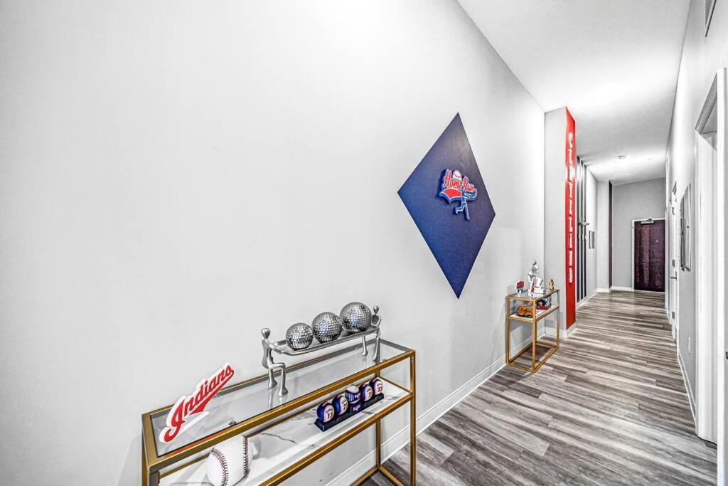 2Br Unit In The Heart Of Dt With View Of Playhouse Square, Pool & Gym Access- 305 Apartment Кливланд Екстериор снимка
